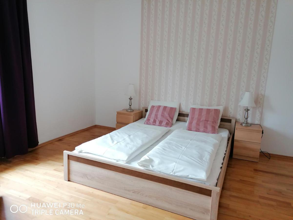 Fukas Apartments Nitra Exterior foto